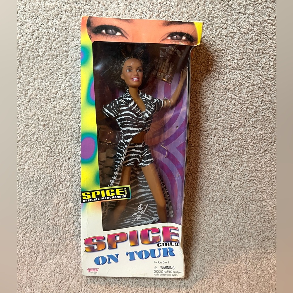 SPICE GIRLS Collectible Scary Spice Doll